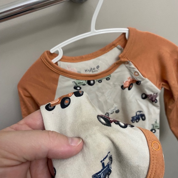 Kyte Tractor Longall 💙2 for 30💙 - Picture 3 of 3